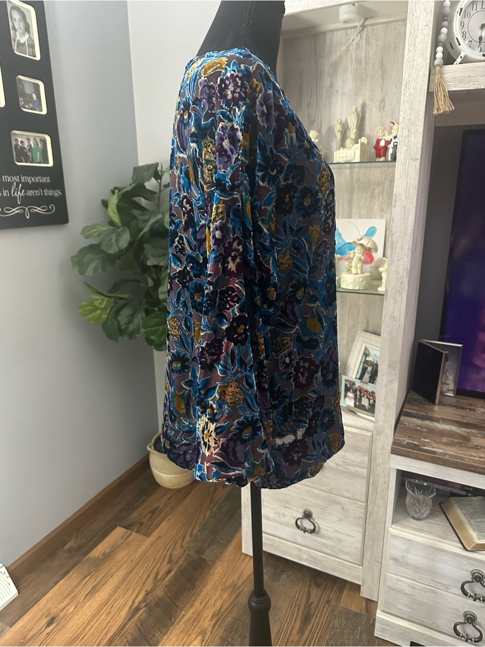 Soft Surroundings Blue-Multi Floral Velvet Burnout Long Sleeve PTP 23 - Picture 2 of 6